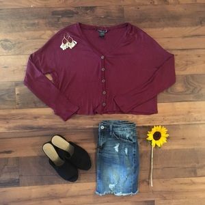 Light Weight Maroon Crop Sweater!